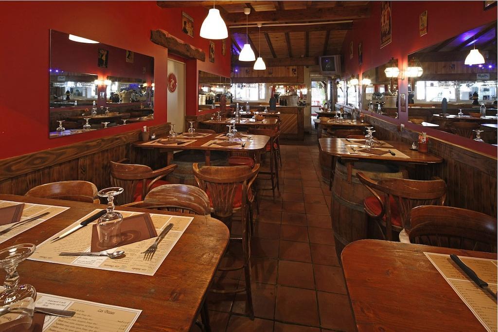 Hotel Restaurant Chez Pito Busque Bagian luar foto