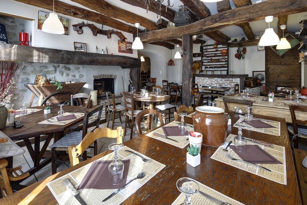 Hotel Restaurant Chez Pito Busque Bagian luar foto
