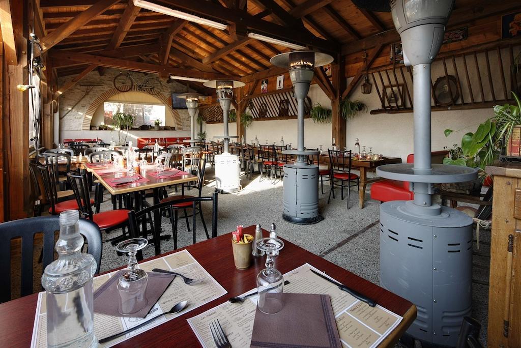 Hotel Restaurant Chez Pito Busque Bagian luar foto