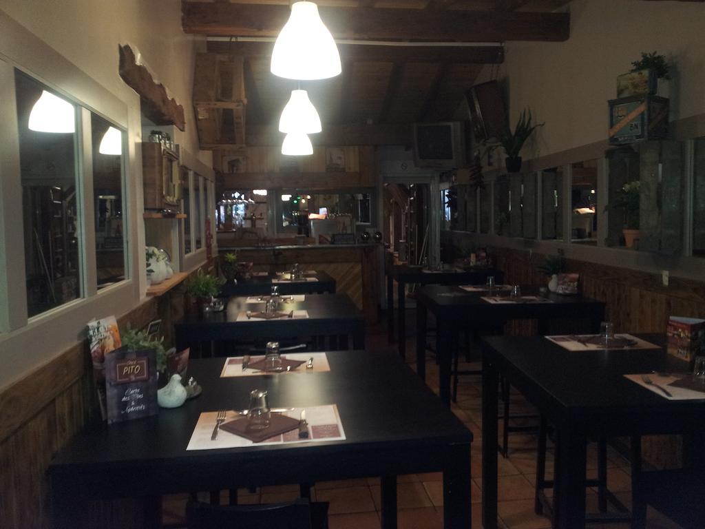 Hotel Restaurant Chez Pito Busque Bagian luar foto
