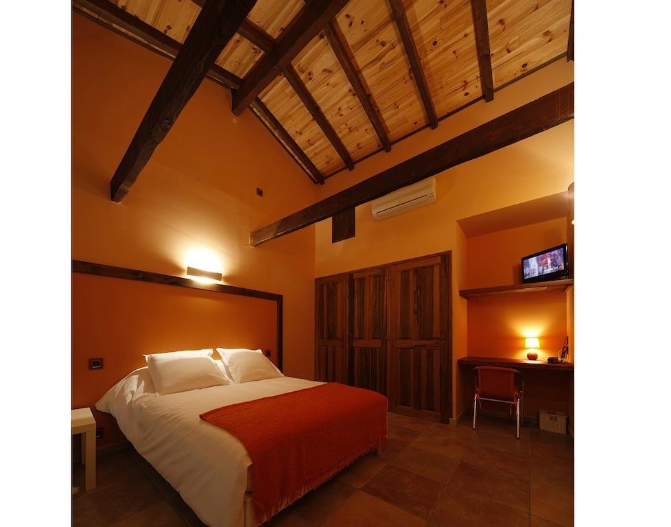 Hotel Restaurant Chez Pito Busque Bagian luar foto